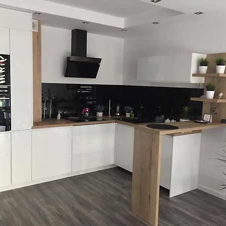 Cztery Pory Roku Apartment Tychy Exterior foto