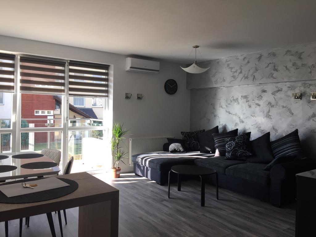 Cztery Pory Roku Apartment Tychy Exterior foto